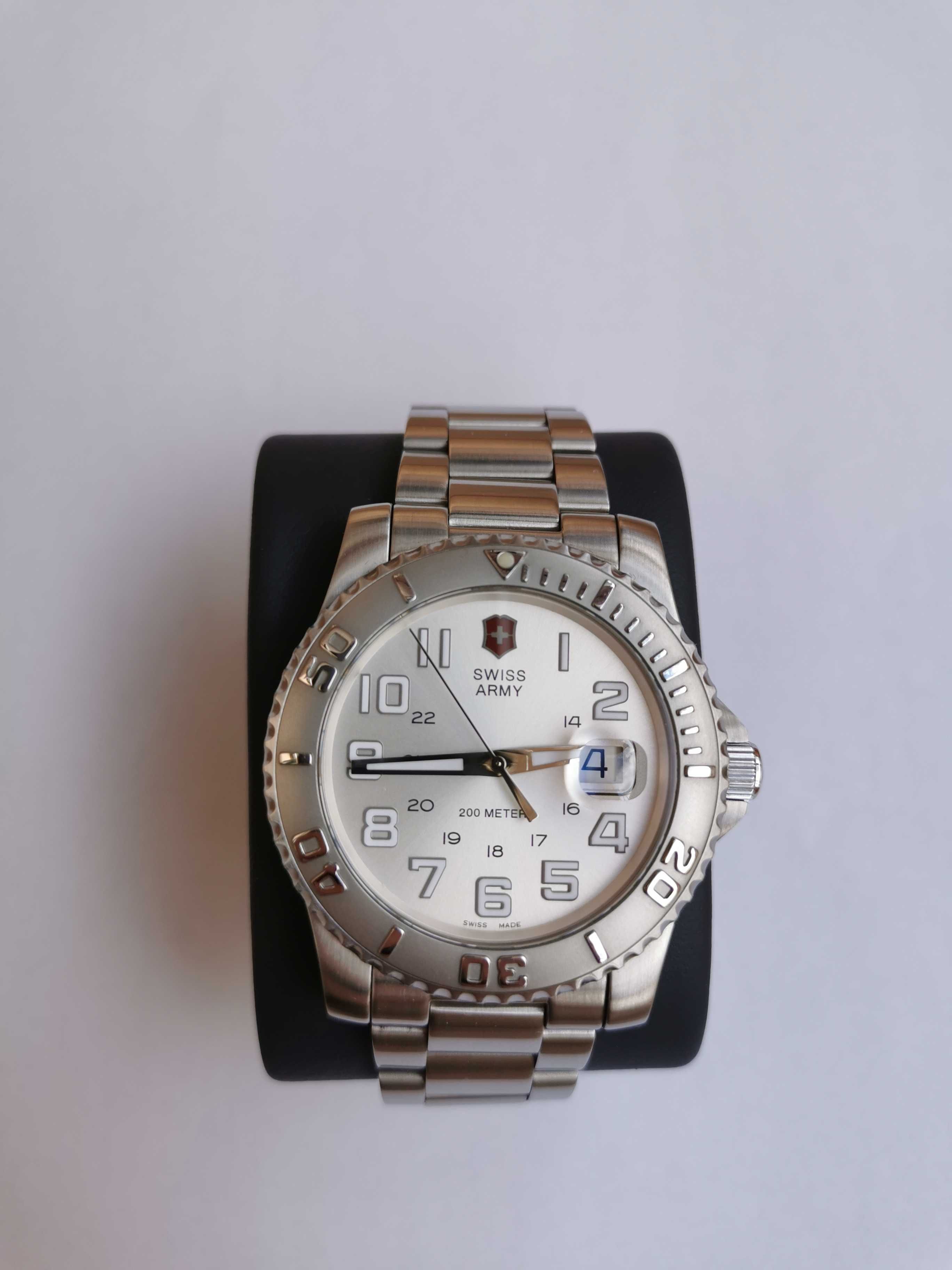 Швейцарски Victorinox Maverick II - 24703 , Quartz, Сапфир, 200m, 43mm