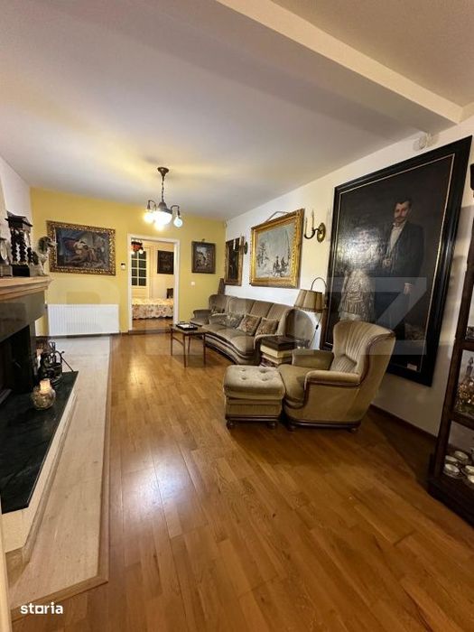 Casa de lux renovata cu priveliste spectaculoasa, in inima Brasovului
