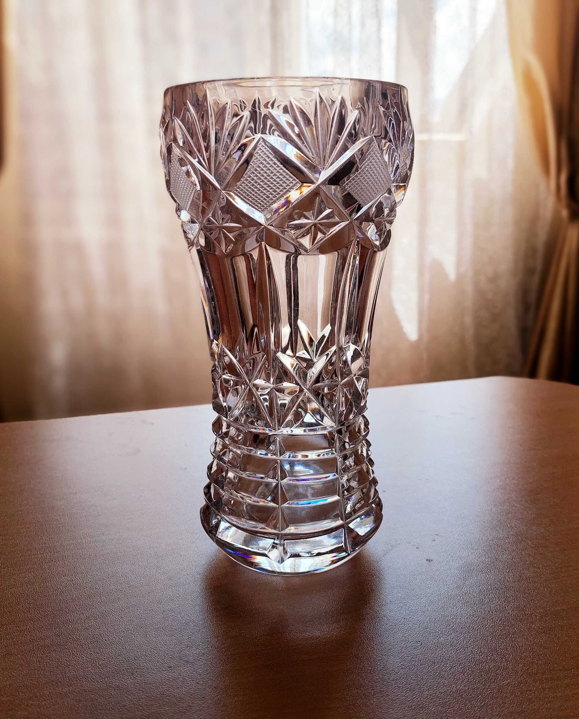 Хрустальная ваза