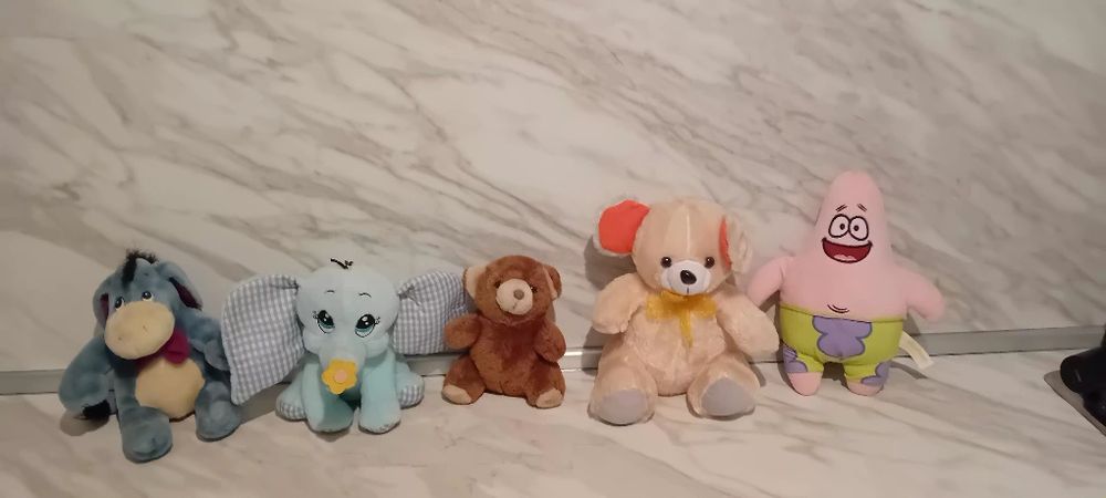 Лот плюшени играчки.