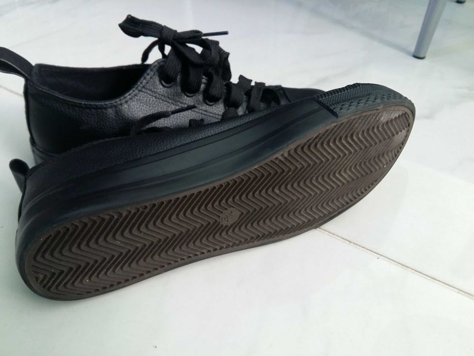 Tenesi Noi,tip Converse