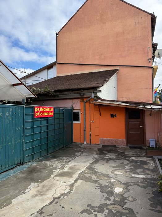 Spațiu Comercial / Birouri / Depozit de Închiriat - Central