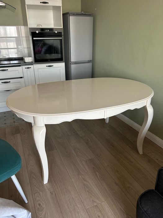 Стол деревянный белый