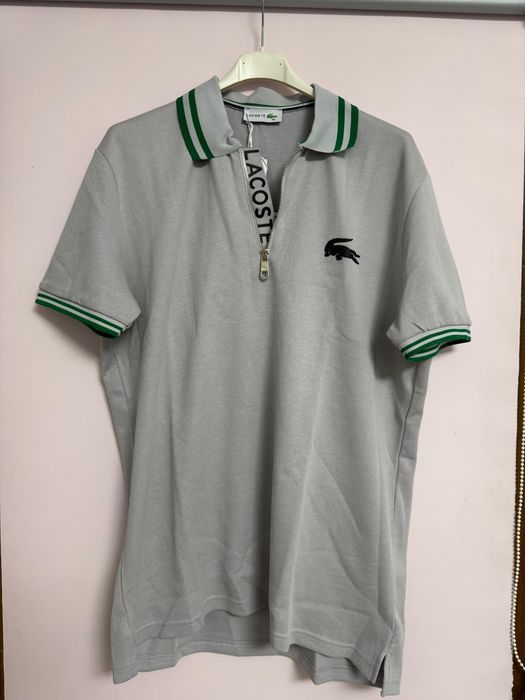 Tricouri de damă și de bărbați diferite mărimi și culori