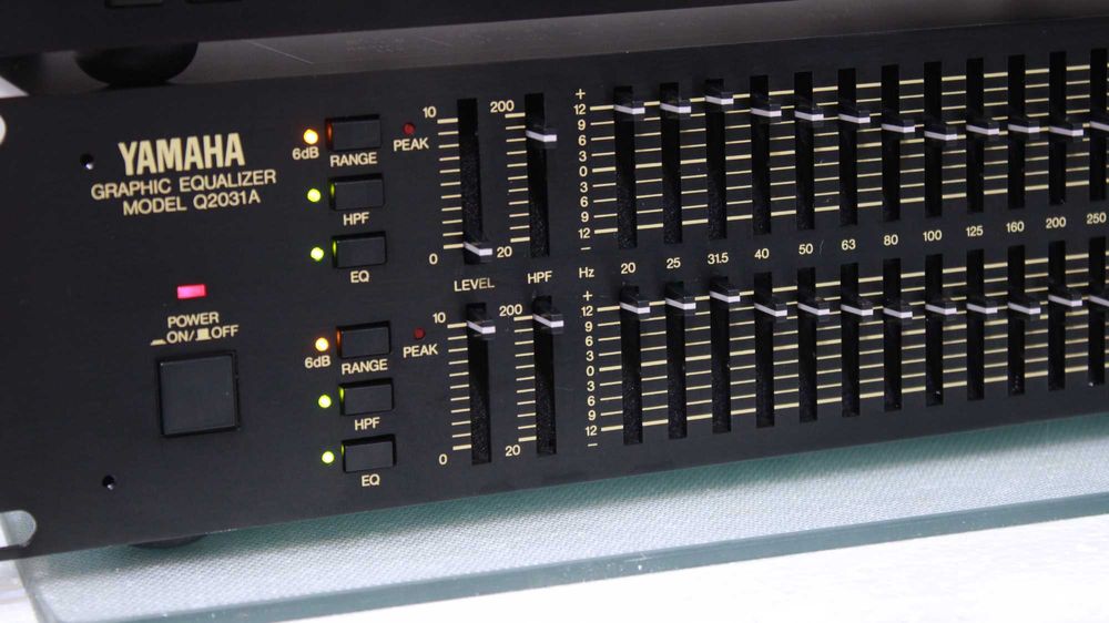 Egalizator Yamaha GQ2015A/Q2031A.