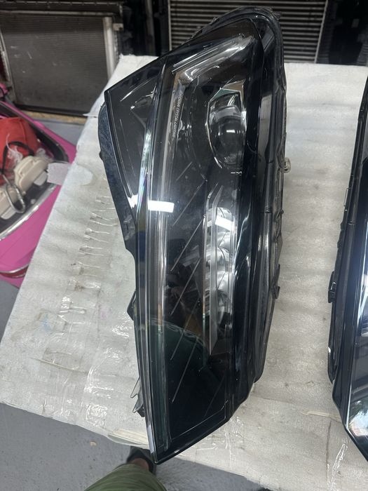 Faruri stanga dreapta full led skoda superb 3v facelift.