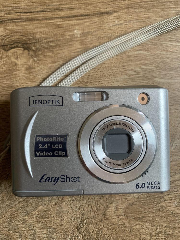 Aparat compact digital foto video Jenoptik