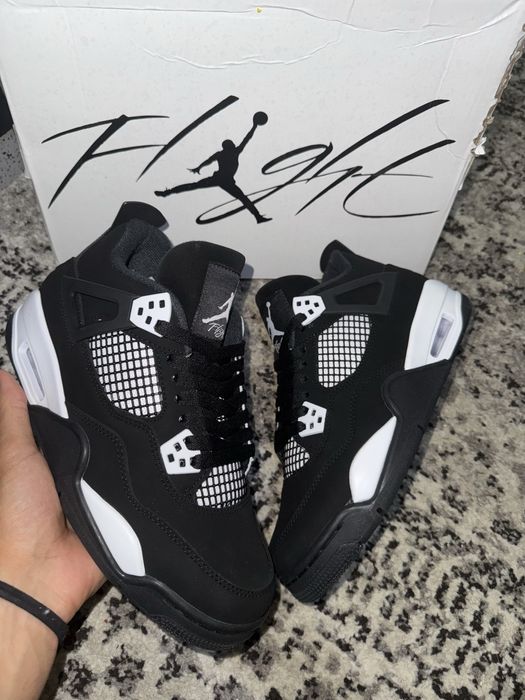 Jordan 4 white thunder