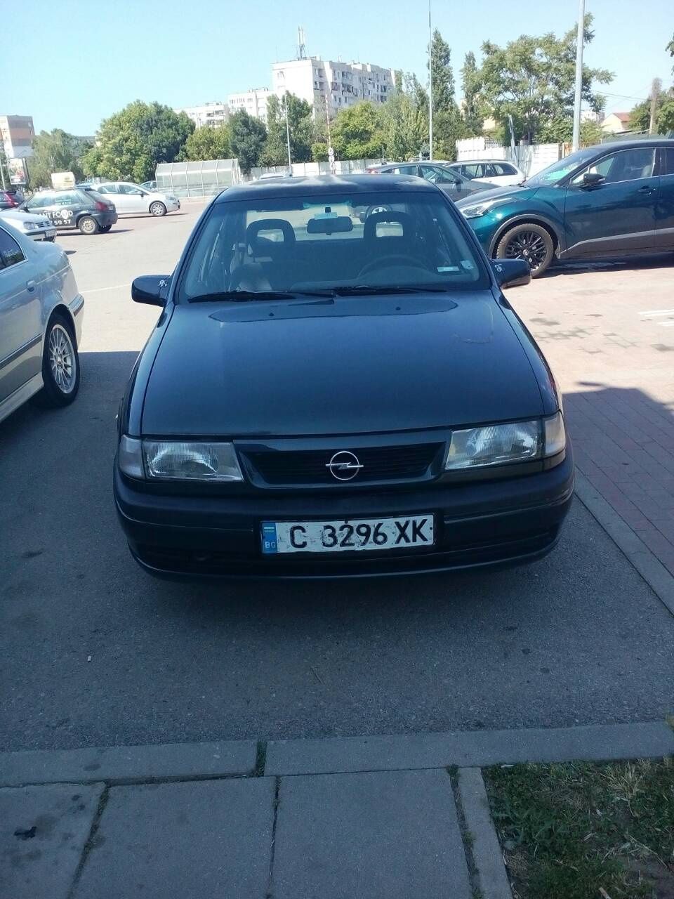 Опел Вектра 1.6 черна