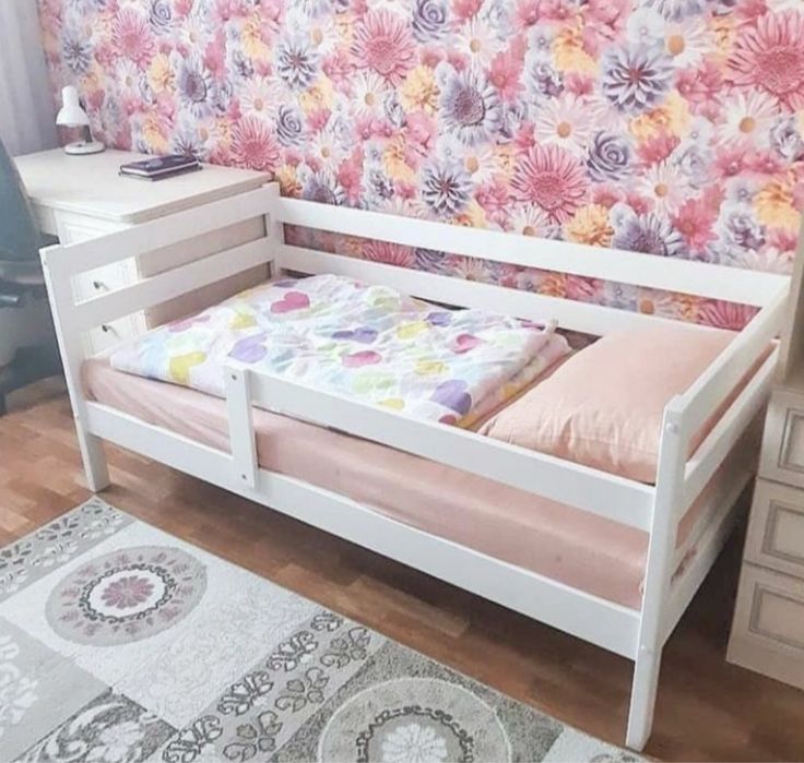 Кровать с бортиком детская