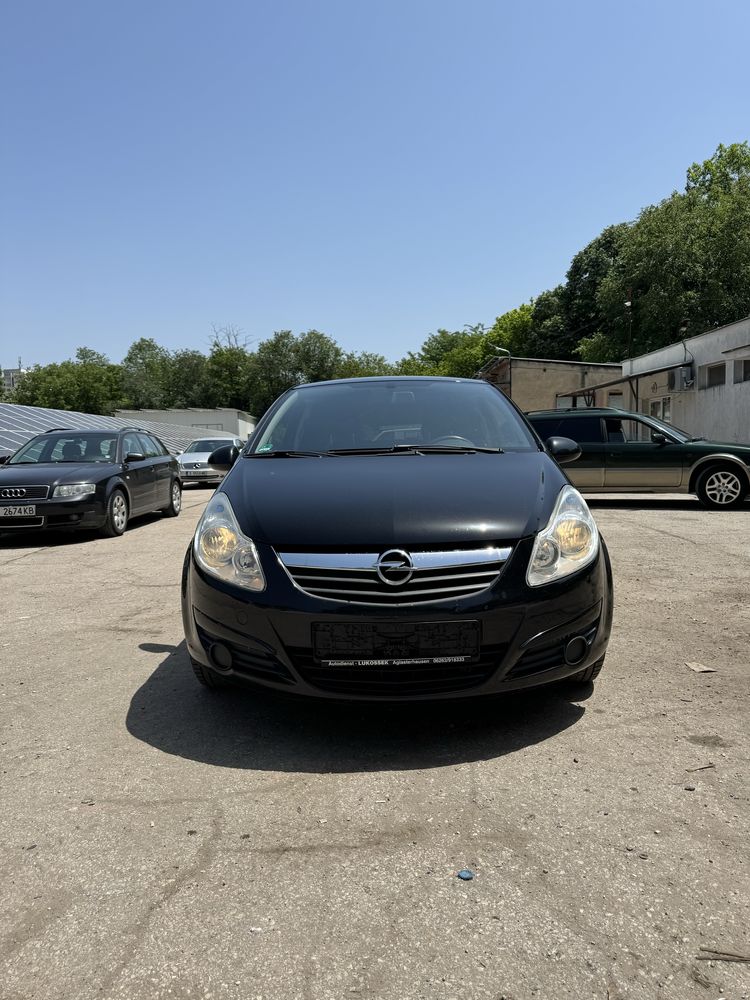 Opel corsa D 1.0i 2008г