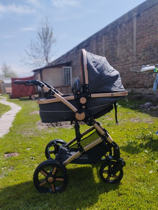 Коляска прогулочная