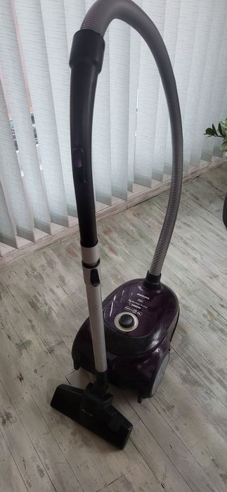 Прахосмукачка Philips Performer