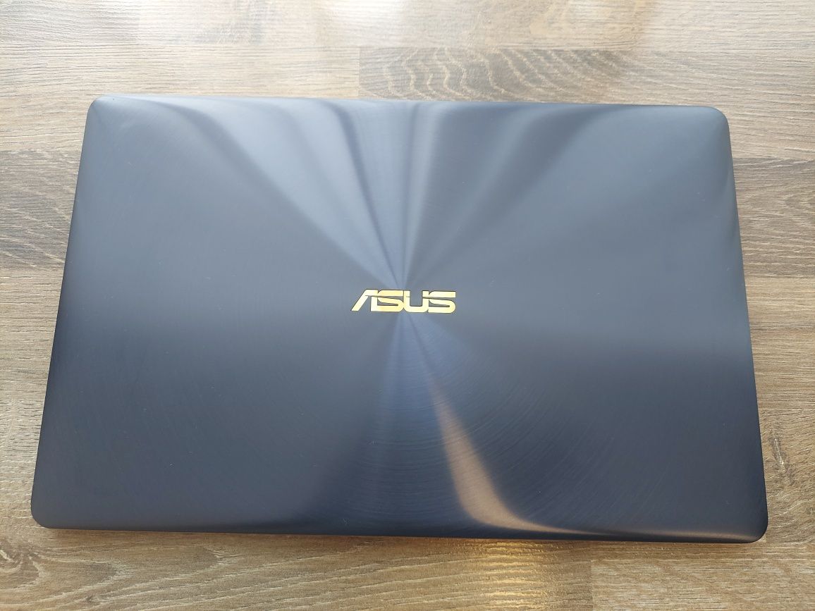 Asus UX490U Zenbook 3 Deluxe