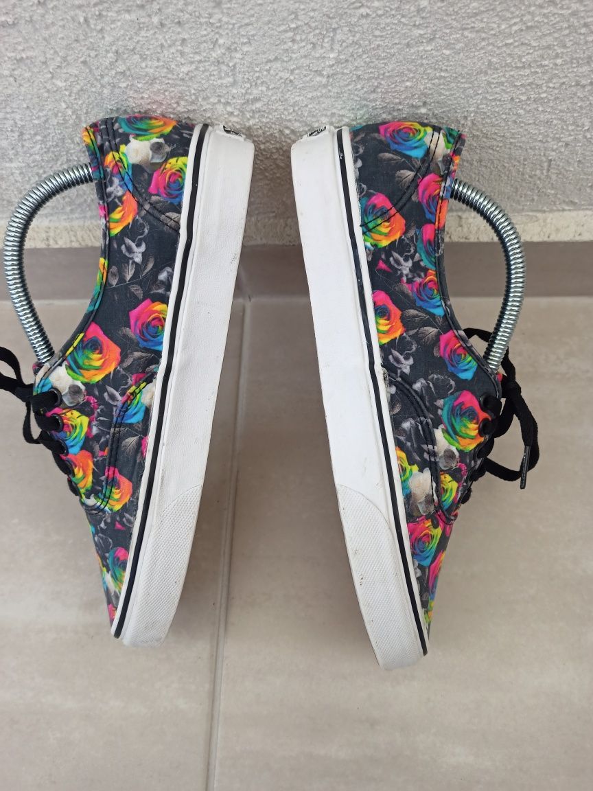 Vans roses vans era marimea 42 aproape noi comozi si superbi