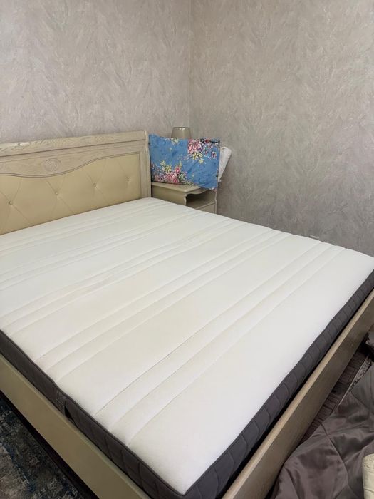 Продам матрас в отличном состоянии. Цена 110 тыс тг, торг