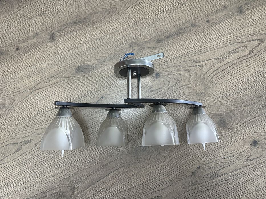 Продам Две Люстры