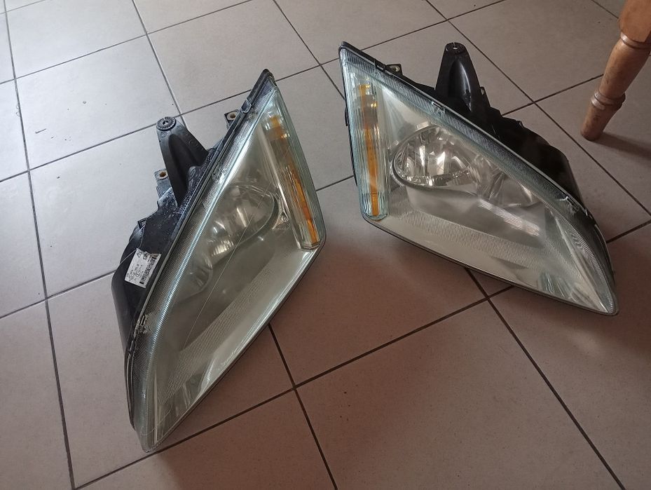 Faruri Europa Ford focus 2 2006