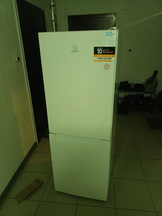 Холодильник Indesit б/у