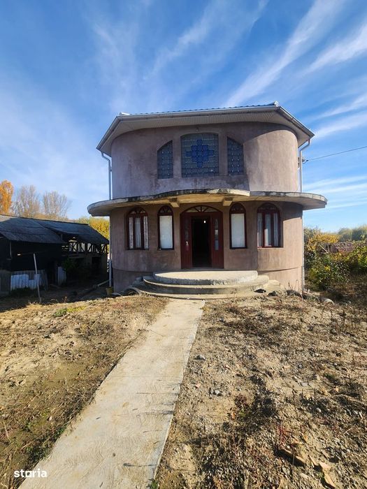 Vand Vila in Com. Orbeni - accept variante apartament COMISION 0 %