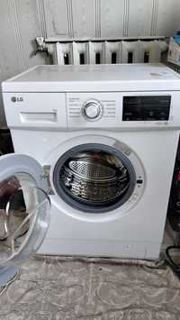 Продам стиральную машину почти новый