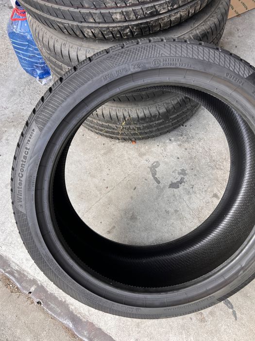 4 anvelope iarna 225/40/18 , Continental , 7.5-8 mm