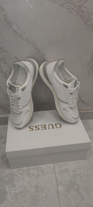 Маратонки-Guess-44 номер