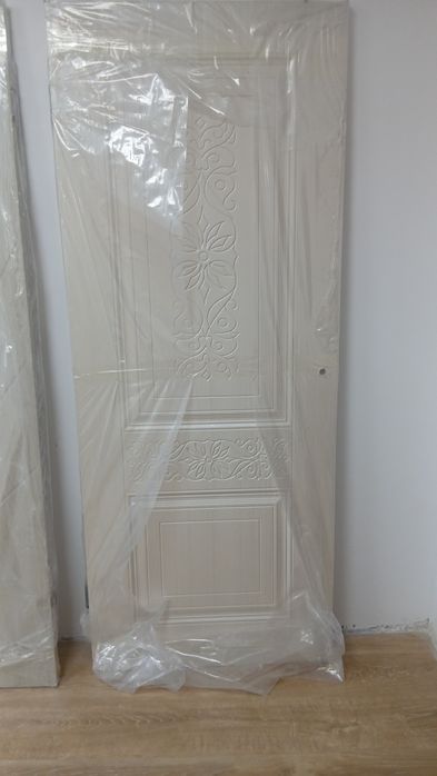 Есіктер сатылады.