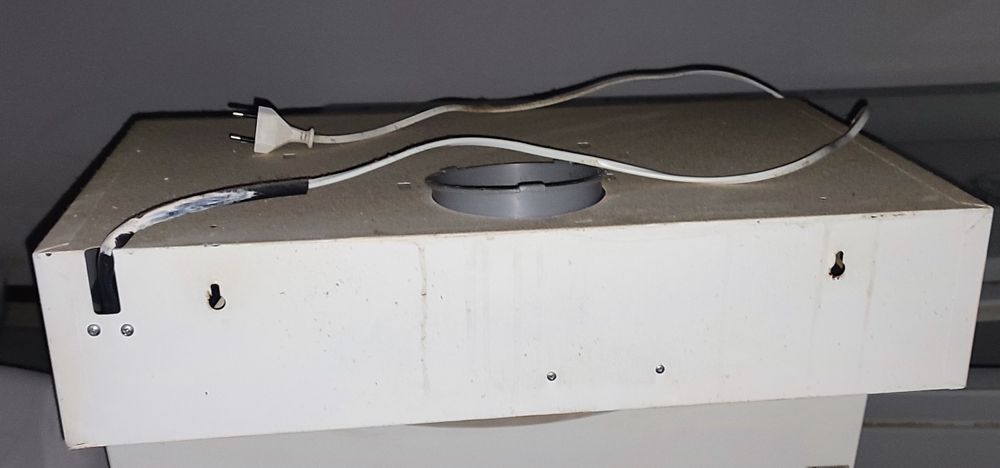 Продам вытяжку на кухню