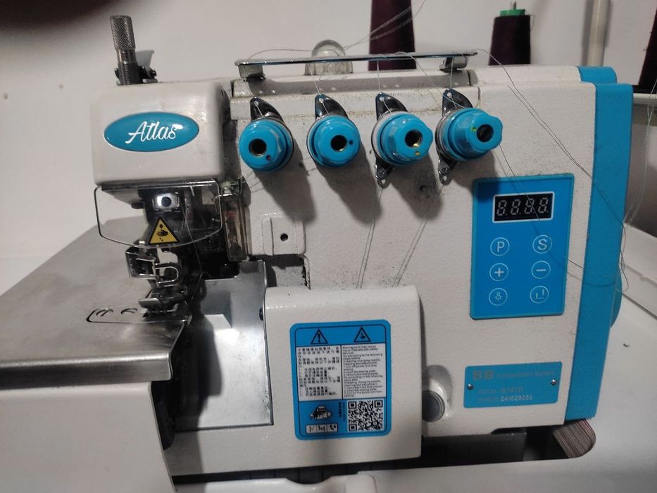 Швейная машина прямострочка,оверлок