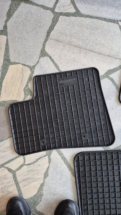 Комплект гумени и мокетени стелки от Peugeot 206/Пежо 206