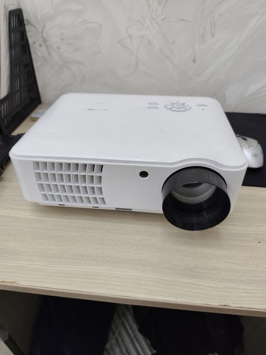 Mini LED Proyektor sotiladi