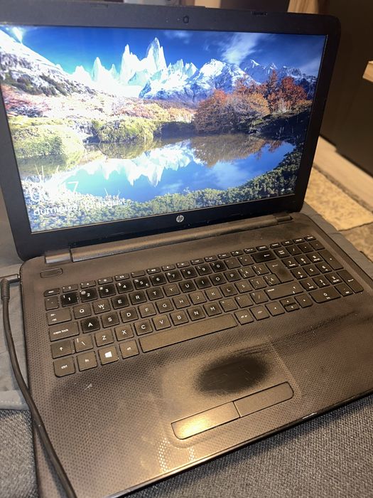 Laptop HP ieftin – funcționează perfect – Windows 10 instalat