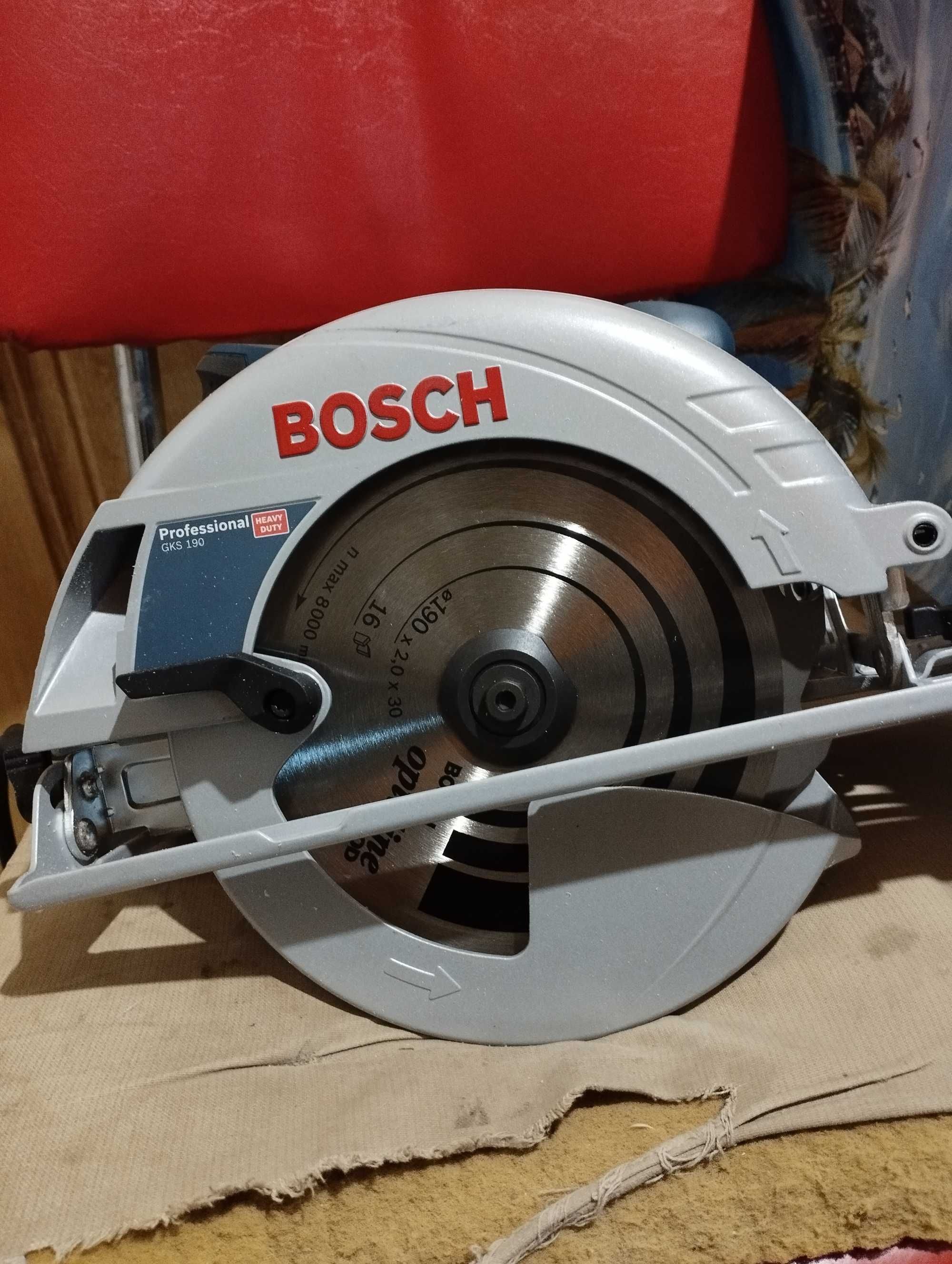 Ръчен циркуляр Bosch GKS 190 Professional с подарък