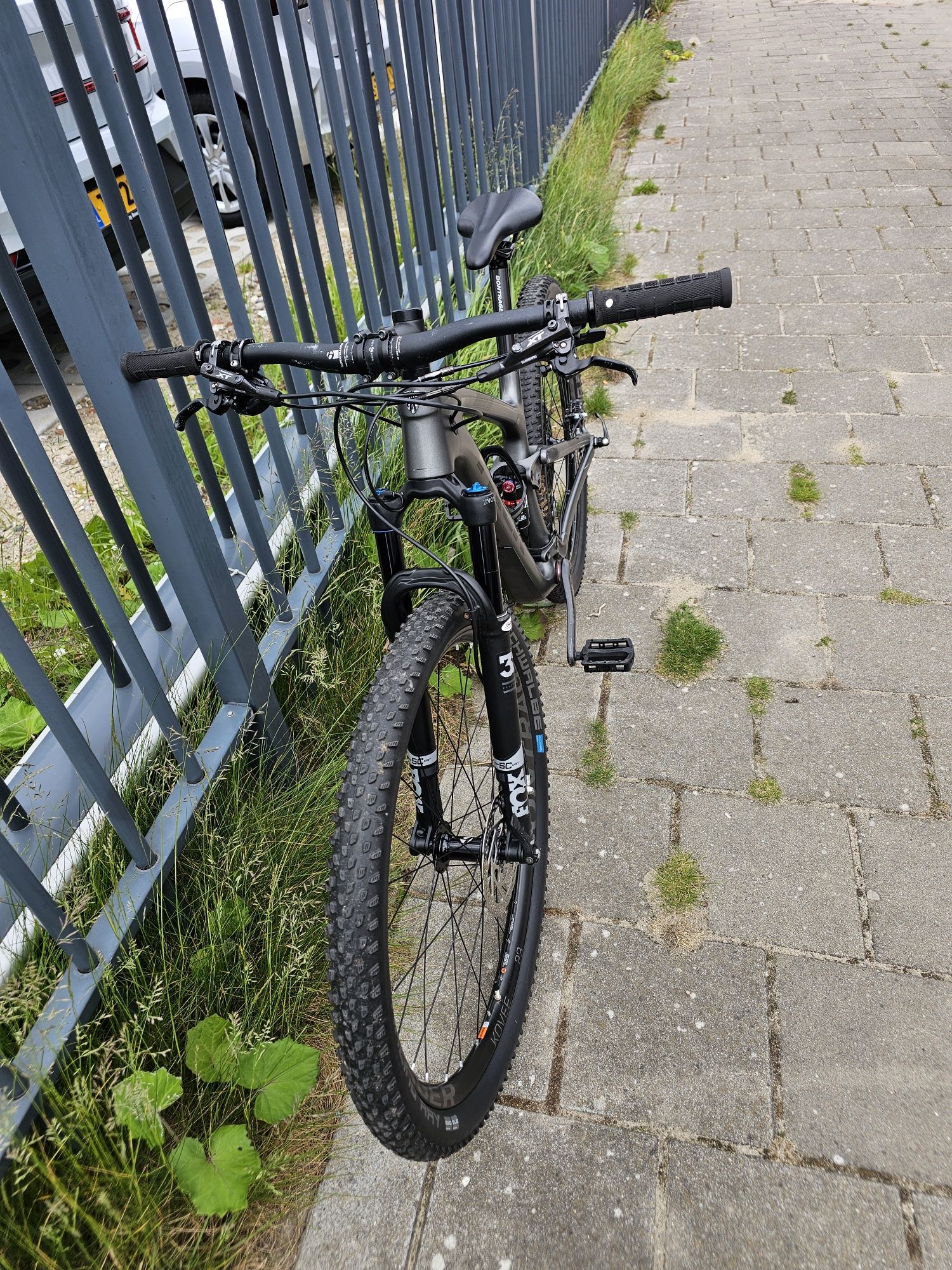Trek 9.8 full carbon