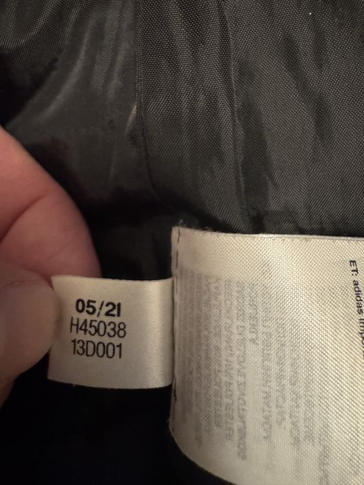 Adidas зимно яке за момче за около 9-10 години