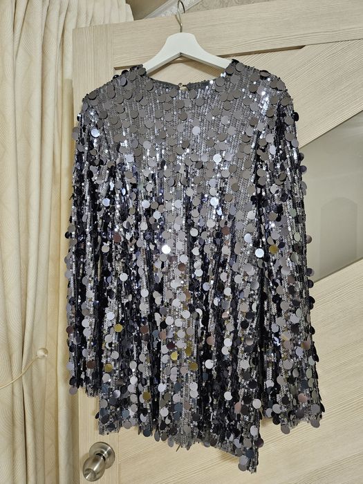 Платье мини Zara, размер М, в пайетках