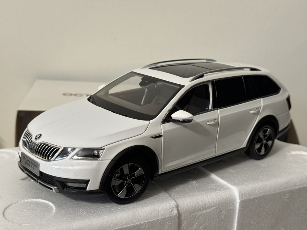 Macheta Skoda Octavia Scout 1:18