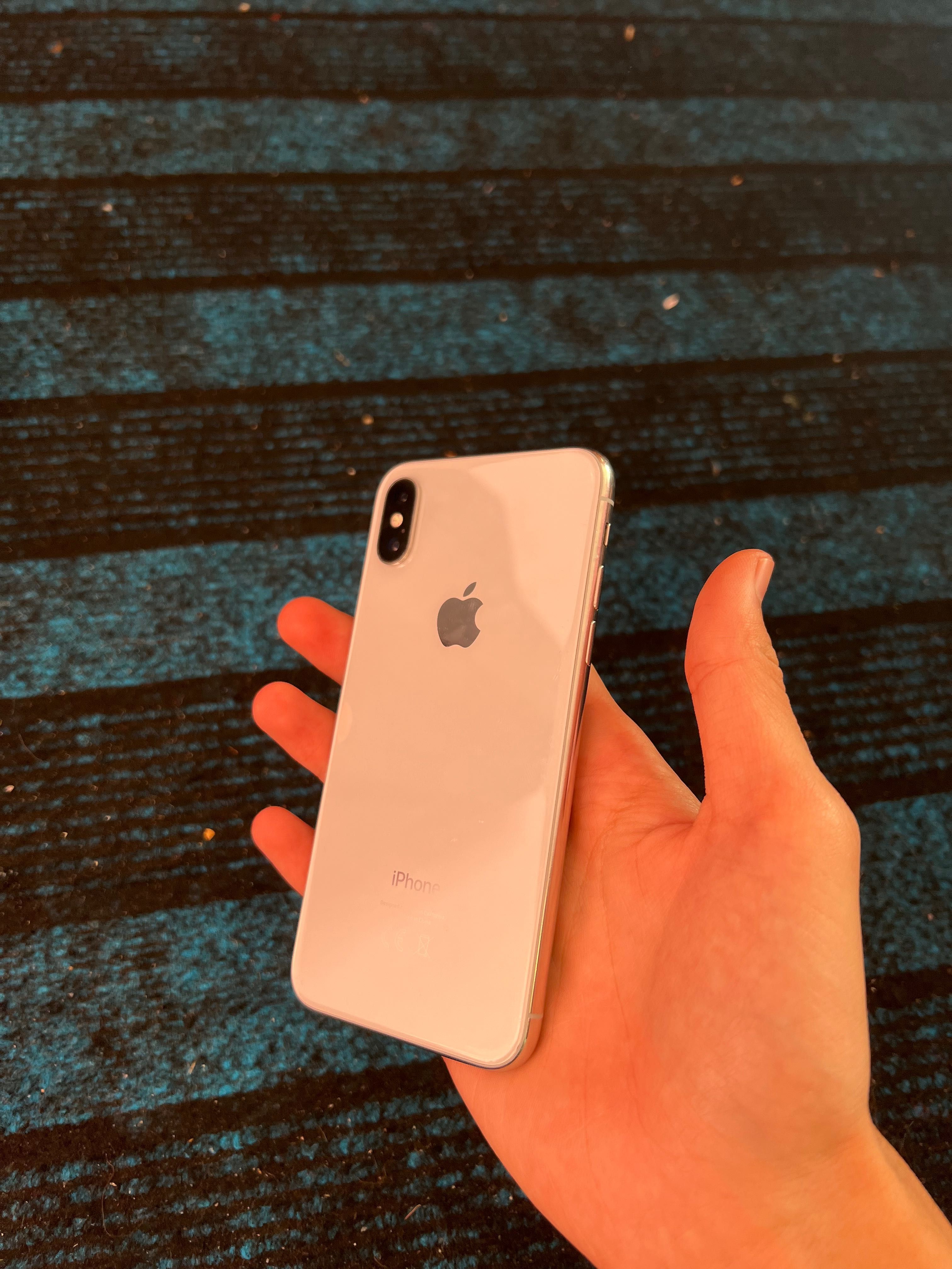 Iphone X srochna sotiladi