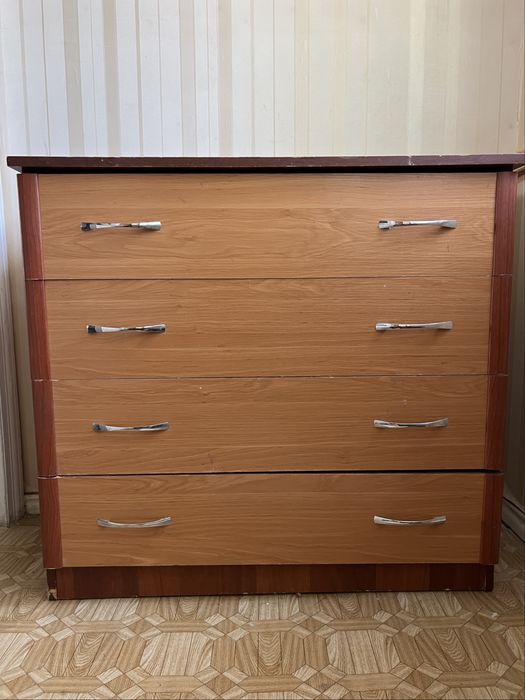 Комод  с ящиками для одежды