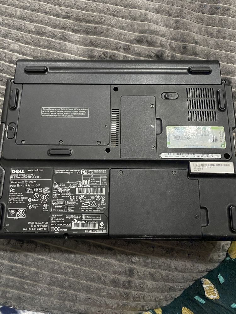 Laptop - uri nefunctionale pentru piese