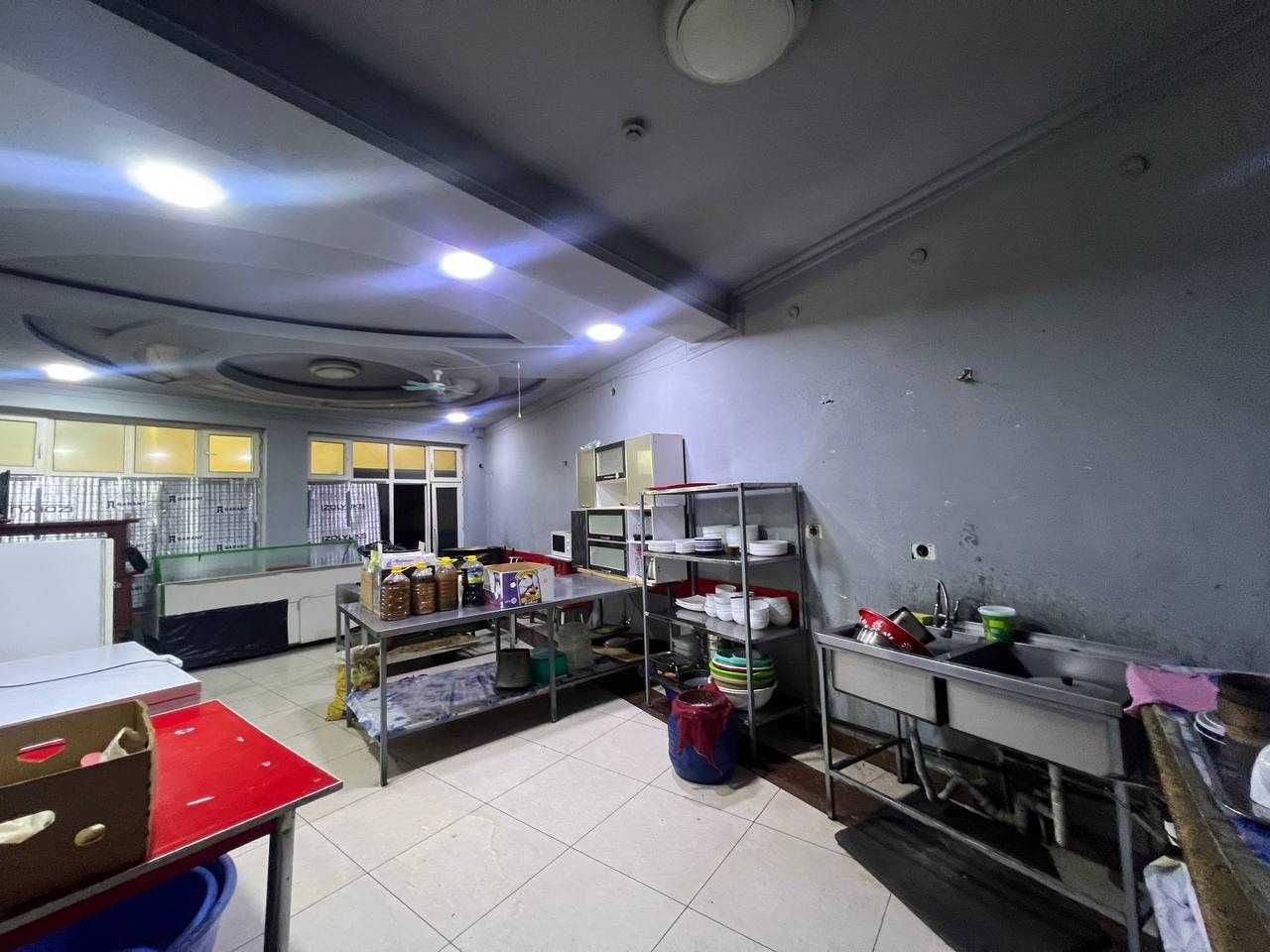 Kafe. Ichida barcha uskunalari bilan arendaga beriladi.
