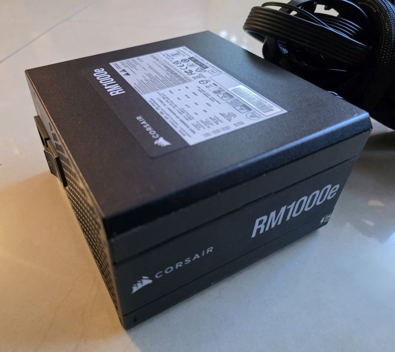 Sursa gaming Corsair RM1000X putere 1000W 80 Plus Gold