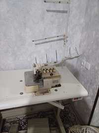Оверлок и швейная машинка