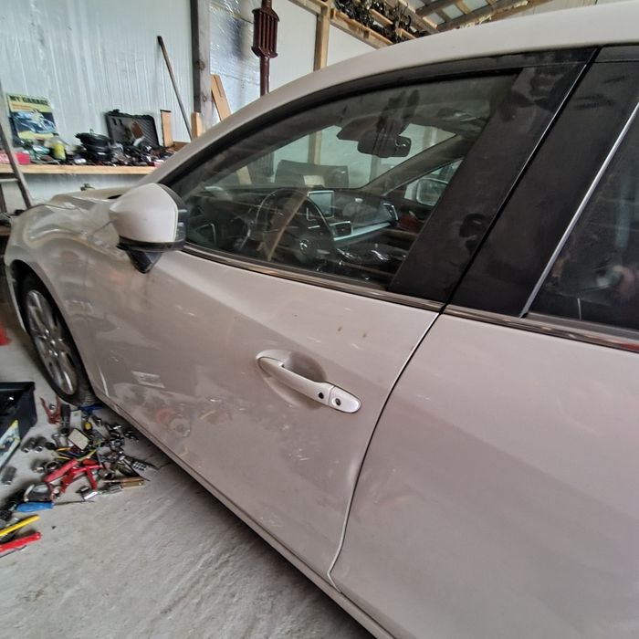 Dezmembrez Mazda 3 an 2014