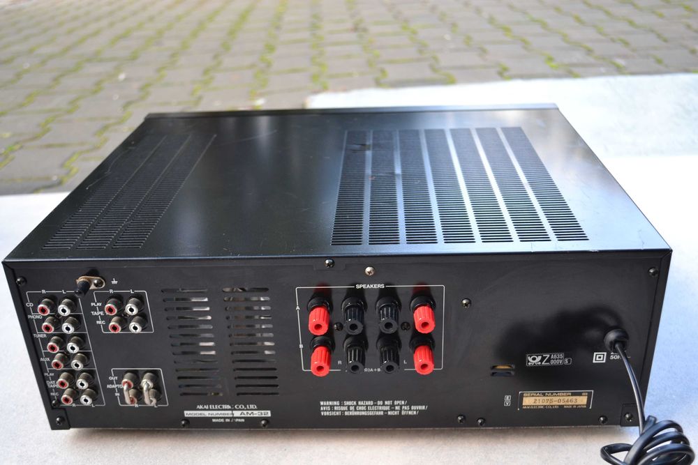 Amplificator Akai AM 32