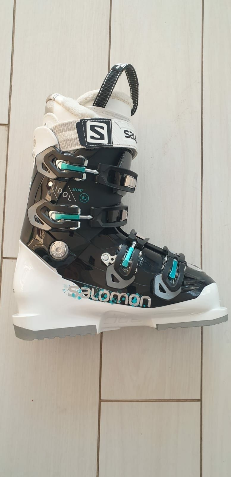 Clapari ski salomon noi + costum de ski gratis