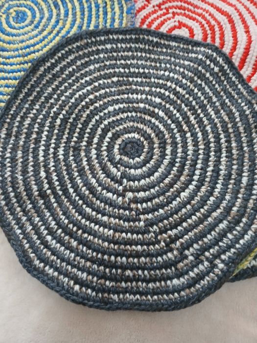 Коврики вязанные круглые