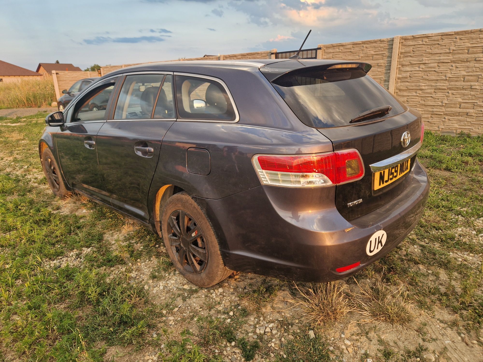 Dezmembrez Toyota Avensis T27 2009-15 motor 2.0 126 cp