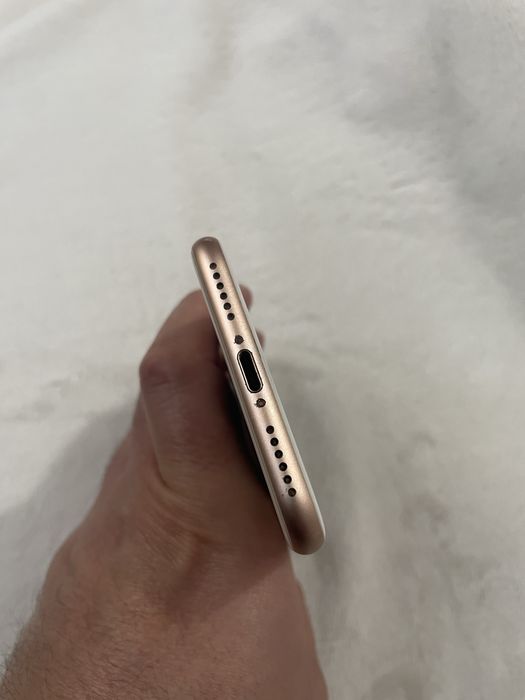 Vand iPhone 8 Rose Gold